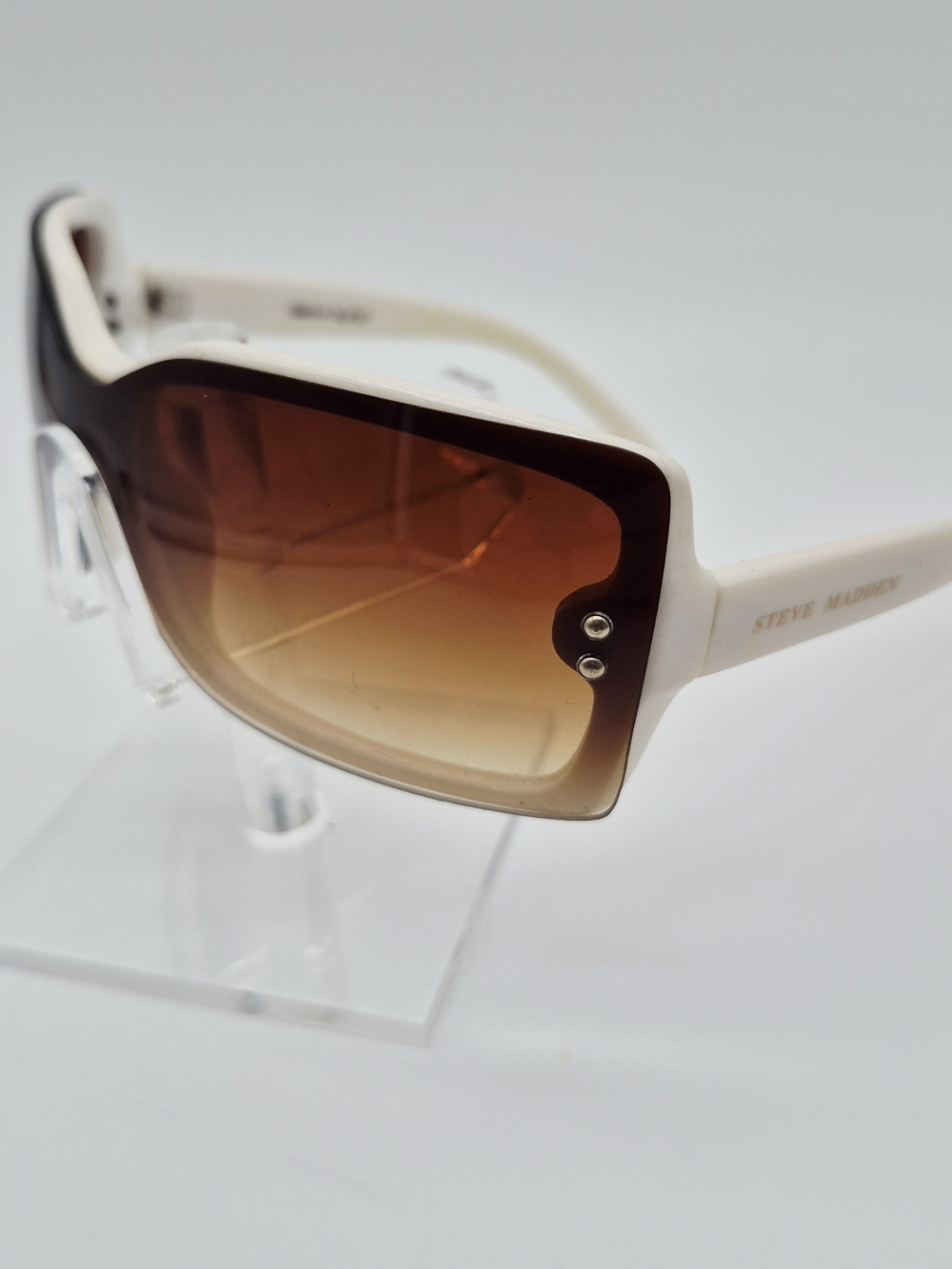VINTAGE- Steve Madden White Frame W/ Brown Gradient Shield Sunglasses
